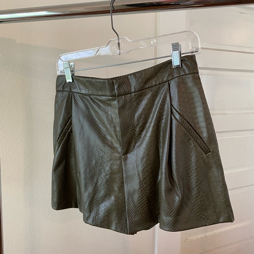 Zara Basic Textured Faux Leather Shorts